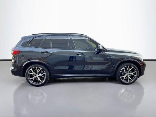2021 BMW X5 M50i