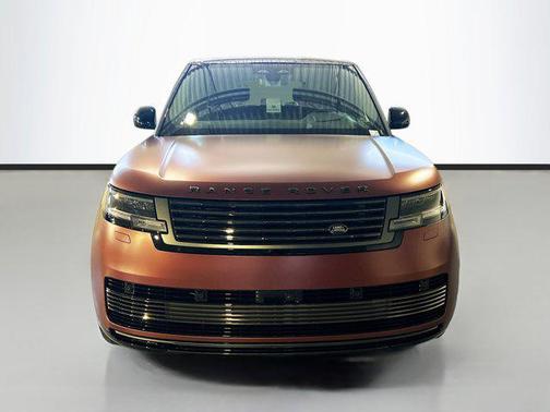 2025 Land Rover Range Rover P615 SV