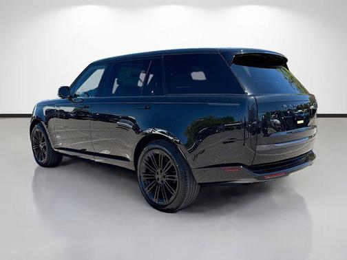 Santorini Black Metallic 2026 Land Rover Range Rover P400 SE 7 Seat