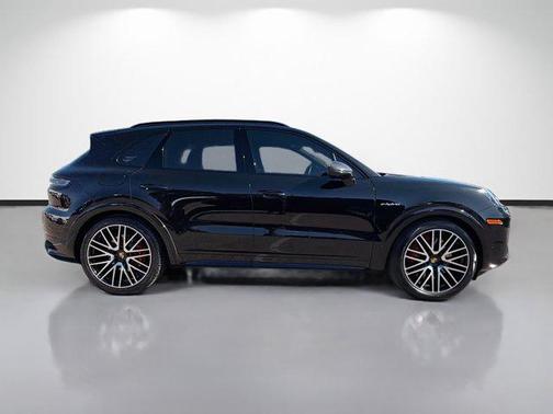 2024 Porsche Cayenne Cayenne Turbo E-Hybrid