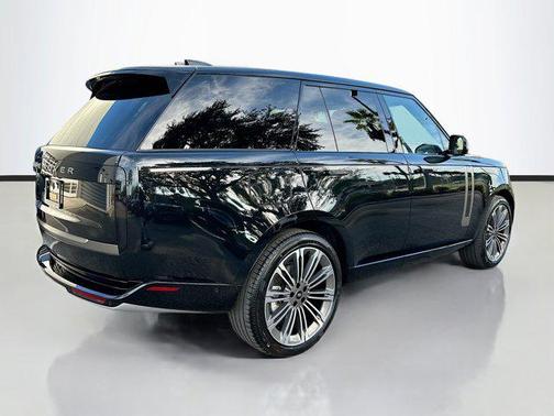 2025 Land Rover Range Rover P400 SE
