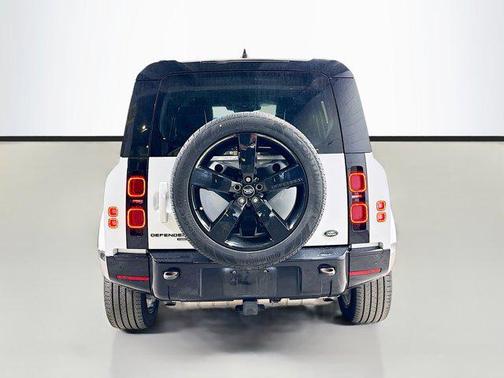 2023 Land Rover Defender 110 X-Dynamic SE