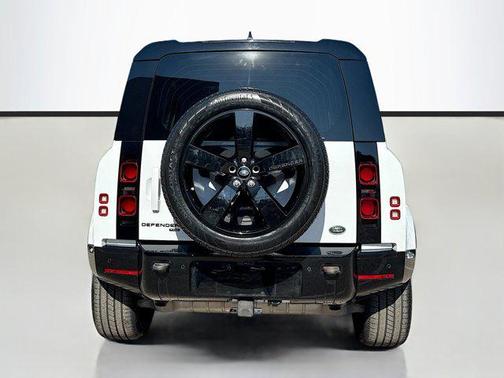 2023 Land Rover Defender 110 X-Dynamic SE