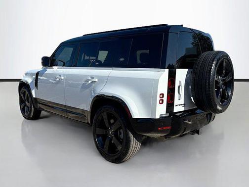 2023 Land Rover Defender 110 X-Dynamic SE