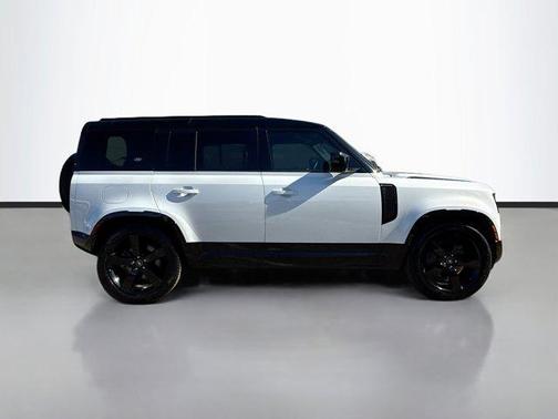 2023 Land Rover Defender 110 X-Dynamic SE