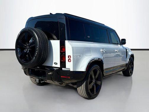 2023 Land Rover Defender 110 X-Dynamic SE