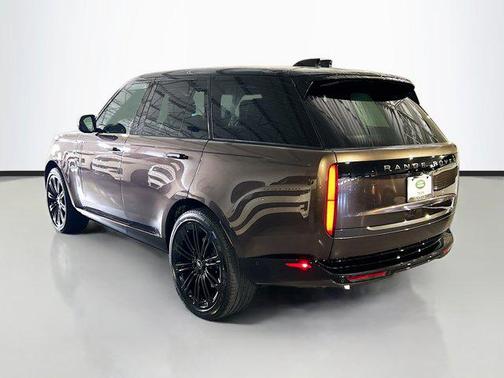 2025 Land Rover Range Rover P530 SE