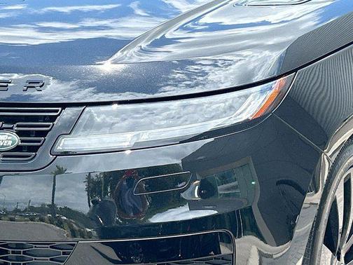 2025 Land Rover Range Rover Sport SE