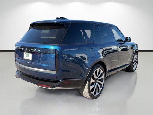 2026 Land Rover Range Rover P400 SE