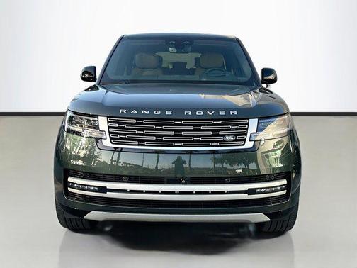 2025 Land Rover Range Rover P550e Autobiography