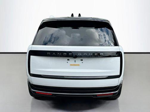 2025 Land Rover Range Rover P400 SE