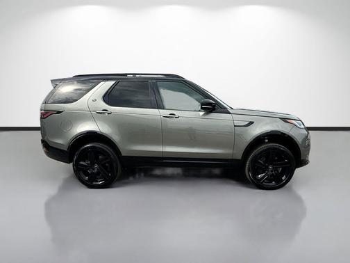 Silicon Silver Premium Metallic 2025 Land Rover Discovery P360 Dynamic SE