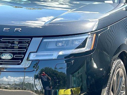 2025 Land Rover Range Rover P530 SE