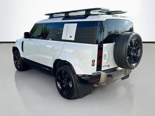2022 Land Rover Defender 110 X-Dynamic SE