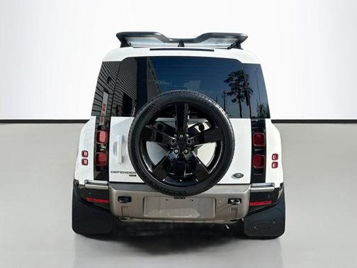 2022 Land Rover Defender 110 X-Dynamic SE