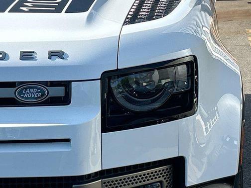 2022 Land Rover Defender 110 X-Dynamic SE