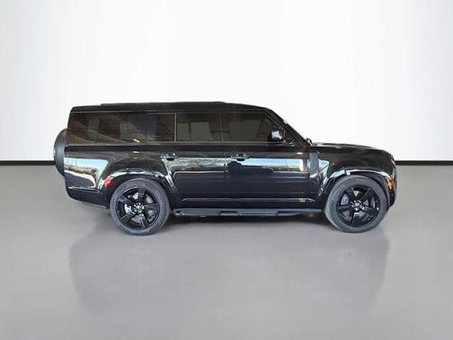 2025 Land Rover Defender 130 P400 X-Dynamic SE