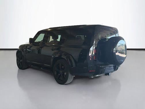 2025 Land Rover Defender 130 P400 X-Dynamic SE