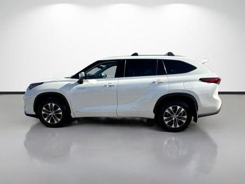 2021 Toyota Highlander Hybrid XLE