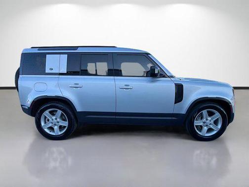 2023 Land Rover Defender 110 SE