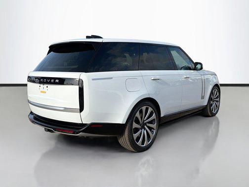 2026 Land Rover Range Rover P530 Autobiography