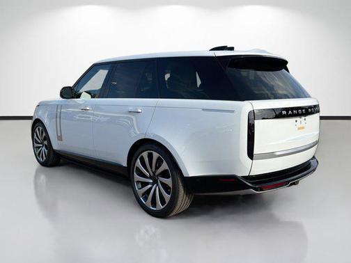 2026 Land Rover Range Rover P530 Autobiography