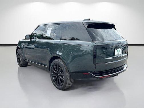 Belgravia Green Metallic 2025 Land Rover Range Rover P400 SE