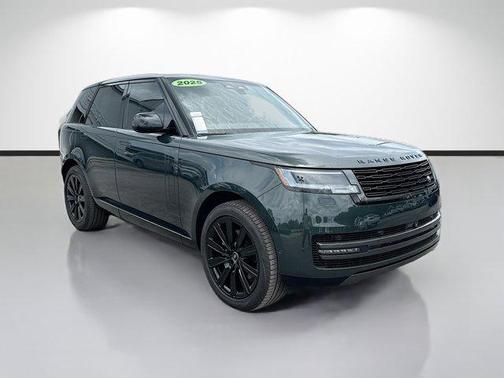 Belgravia Green Metallic 2025 Land Rover Range Rover P400 SE