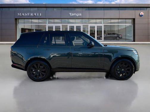 Belgravia Green Metallic 2025 Land Rover Range Rover P400 SE