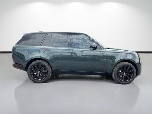 Belgravia Green Metallic 2025 Land Rover Range Rover P400 SE