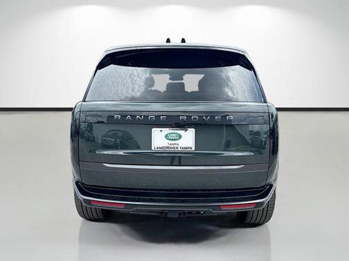 Belgravia Green Metallic 2025 Land Rover Range Rover P400 SE