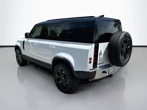 2025 Land Rover Defender 110 P300