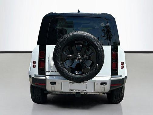 2025 Land Rover Defender 110 P300