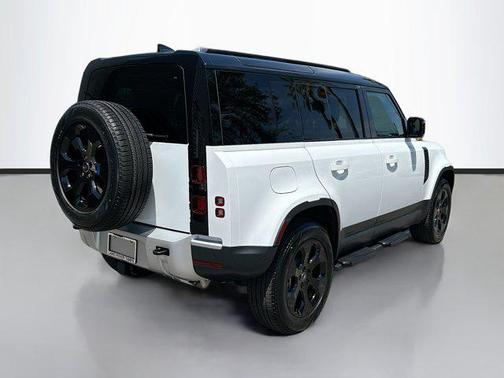 2025 Land Rover Defender 110 P300