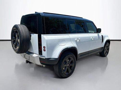 2025 Land Rover Defender 110 P400 S