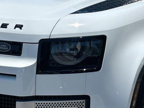 2025 Land Rover Defender 110 P400 S