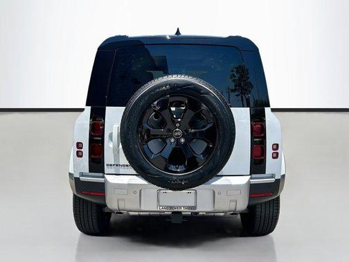 2025 Land Rover Defender 110 P400 S