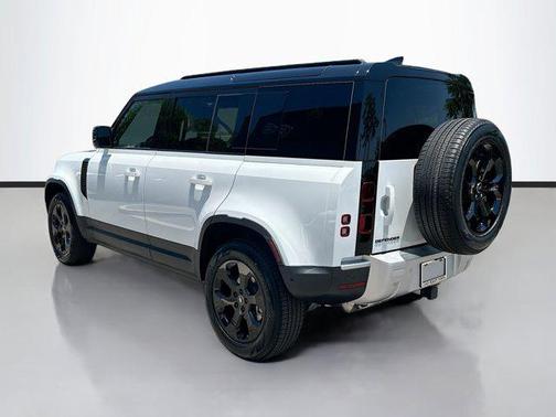 2025 Land Rover Defender 110 P400 S