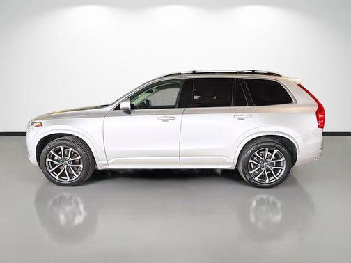 2019 Volvo XC90 T6 Momentum