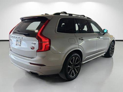 2019 Volvo XC90 T6 Momentum