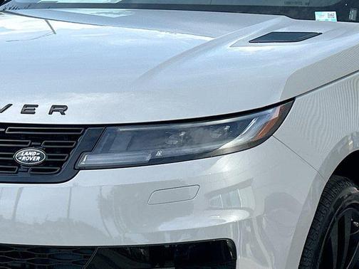 2025 Land Rover Range Rover Sport SE