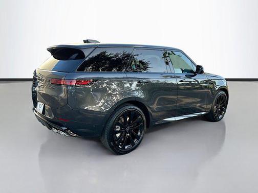 2025 Land Rover Range Rover Sport SE