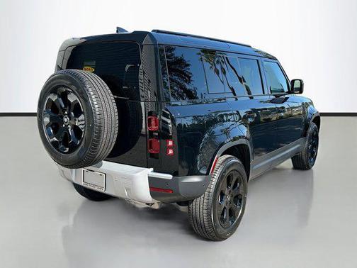 2025 Land Rover Defender 110 P300