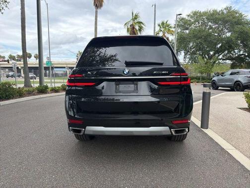 Black Sapphire Metallic 2026 BMW X7 xDrive40i