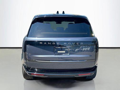 2025 Land Rover Range Rover P550e SE