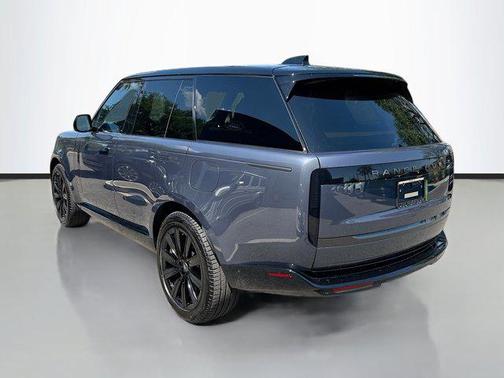 2025 Land Rover Range Rover P550e SE