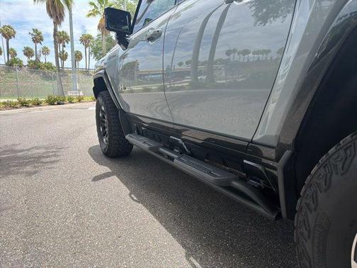 Meteorite Metallic (Grey) 2025 GMC HUMMER EV SUV 3X