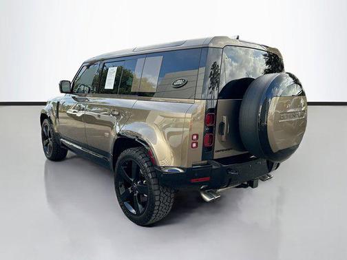 2025 Land Rover Defender 110 P500 X-Dynamic SE