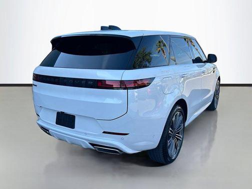 2025 Land Rover Range Rover Sport SE