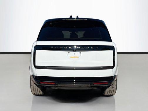 2025 Land Rover Range Rover P400 SE